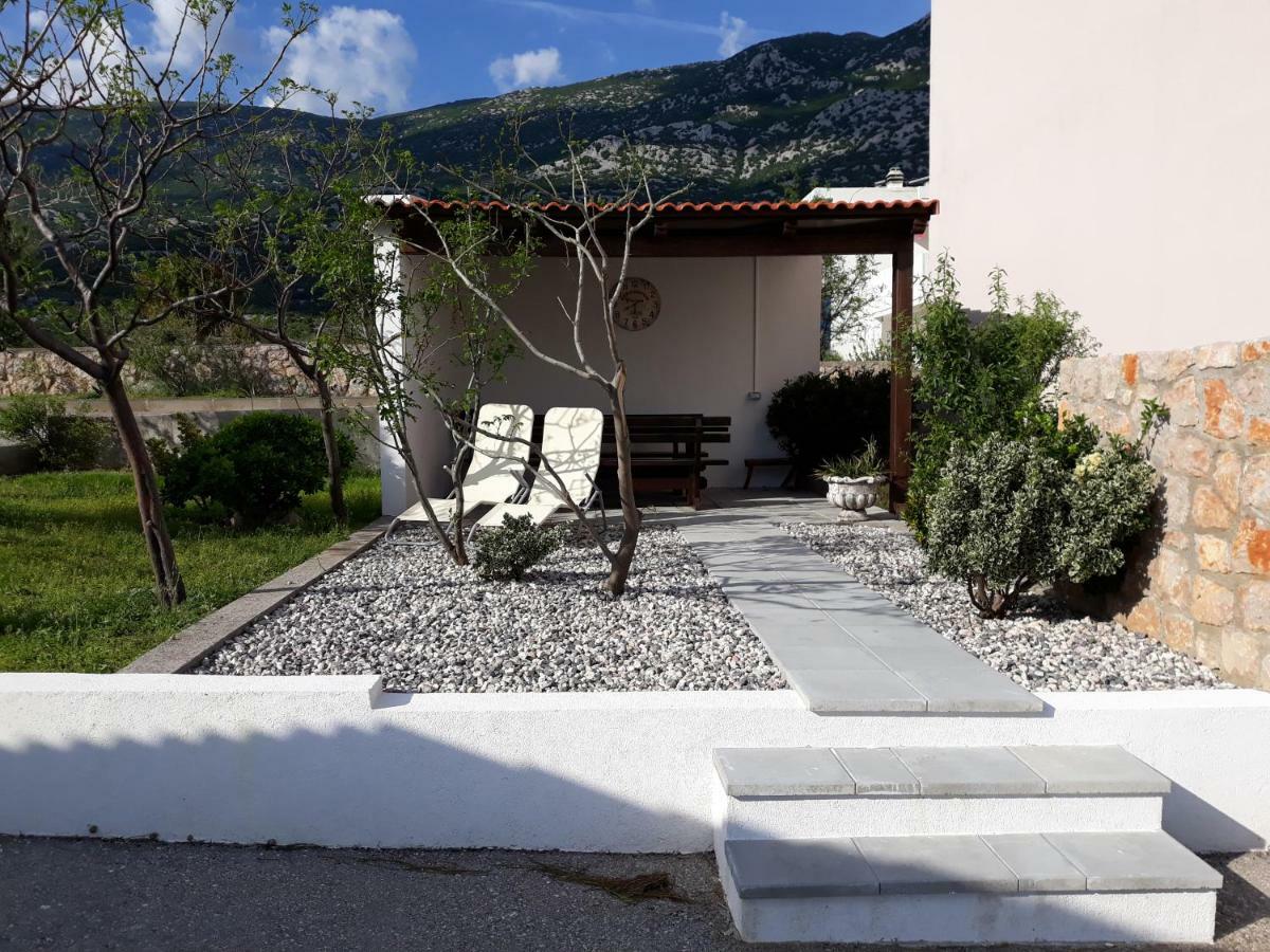 Villa Mihaela - Apartment Ana Cesarica Exterior photo